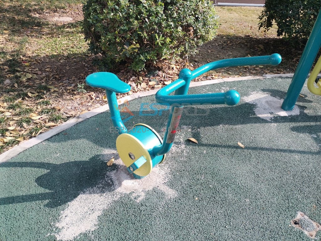臥式健身車