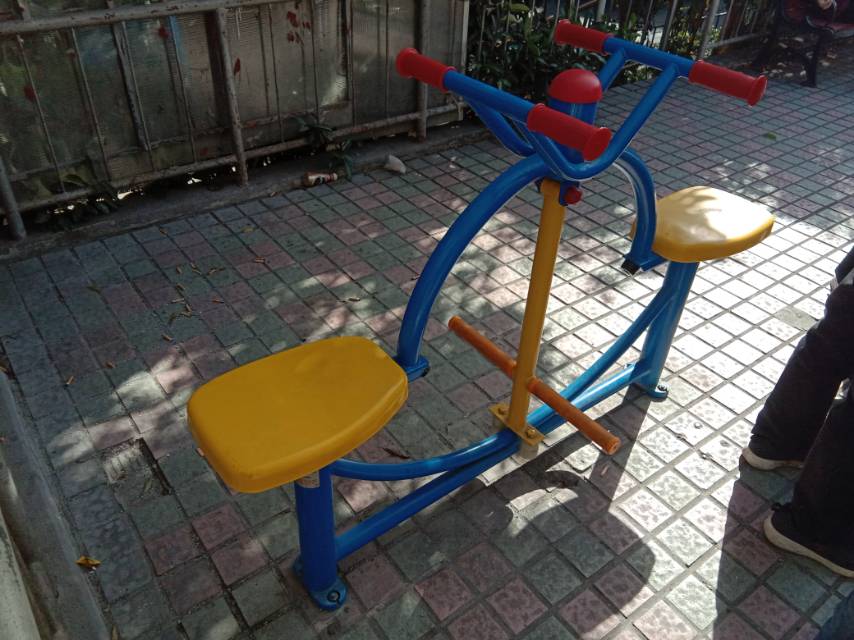 下肢康復(fù)器