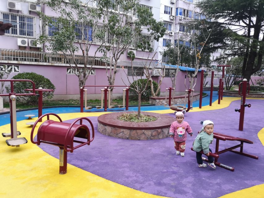 山龍居委山龍新村市民益智健身點(diǎn)