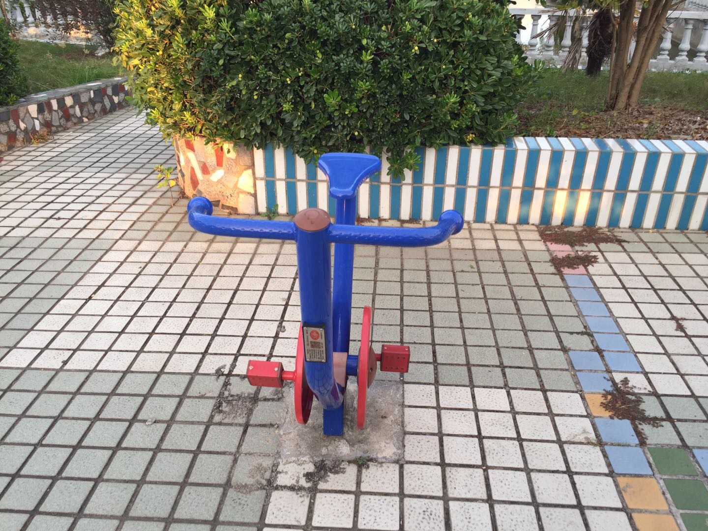 直立健身車