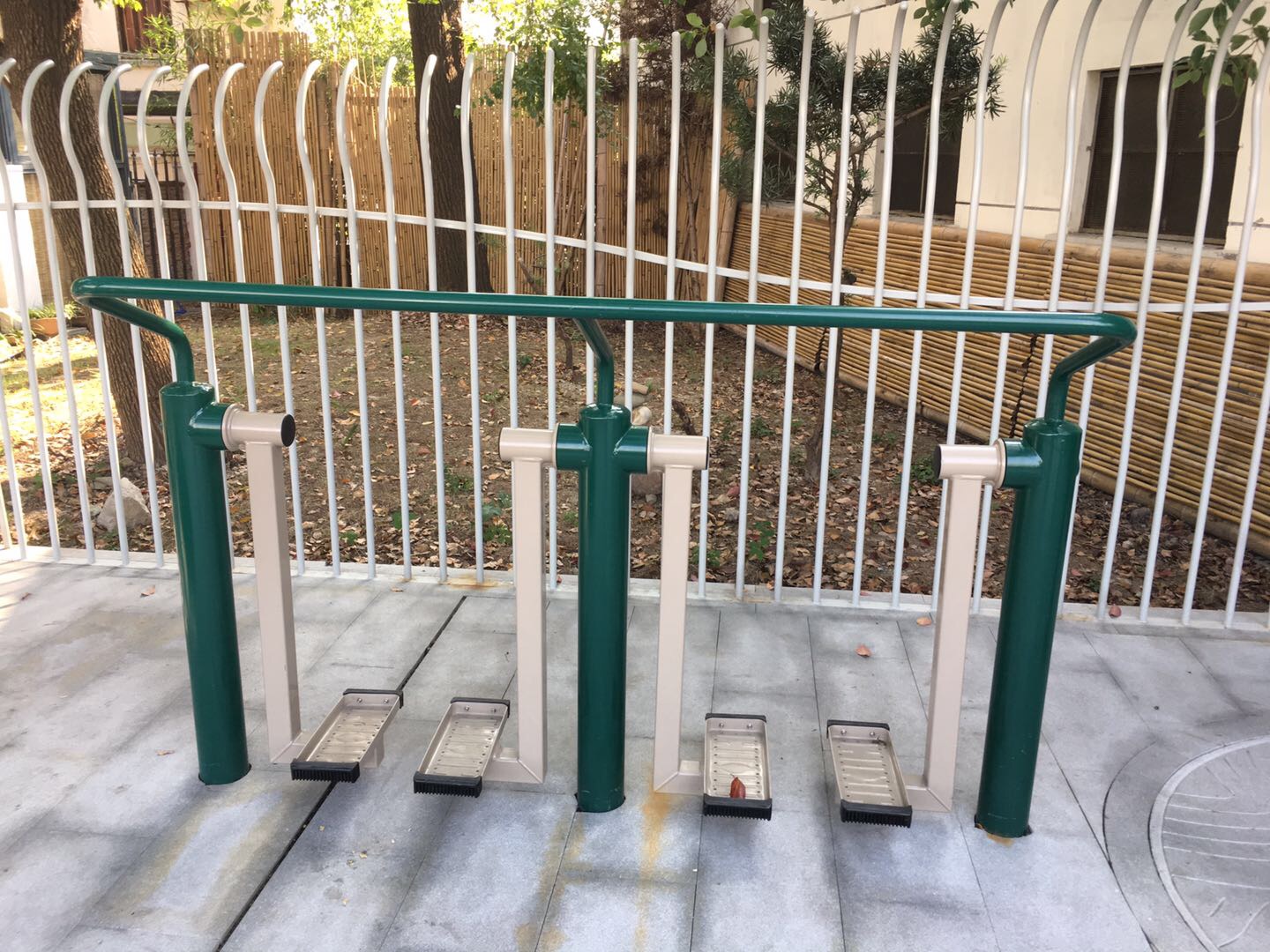 雙位漫步機