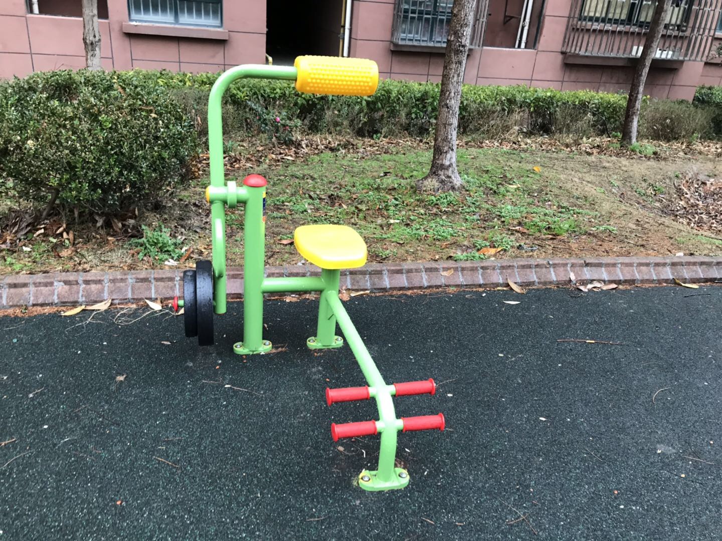 腹背鍛煉器