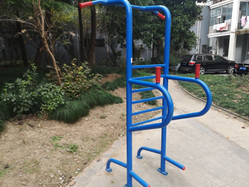 多功能訓練器