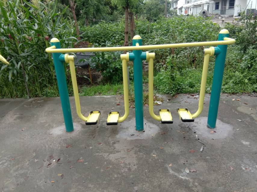 雙位太空漫步機