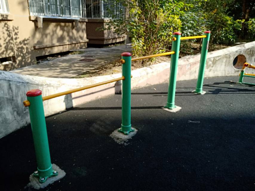 多聯(lián)壓腿架