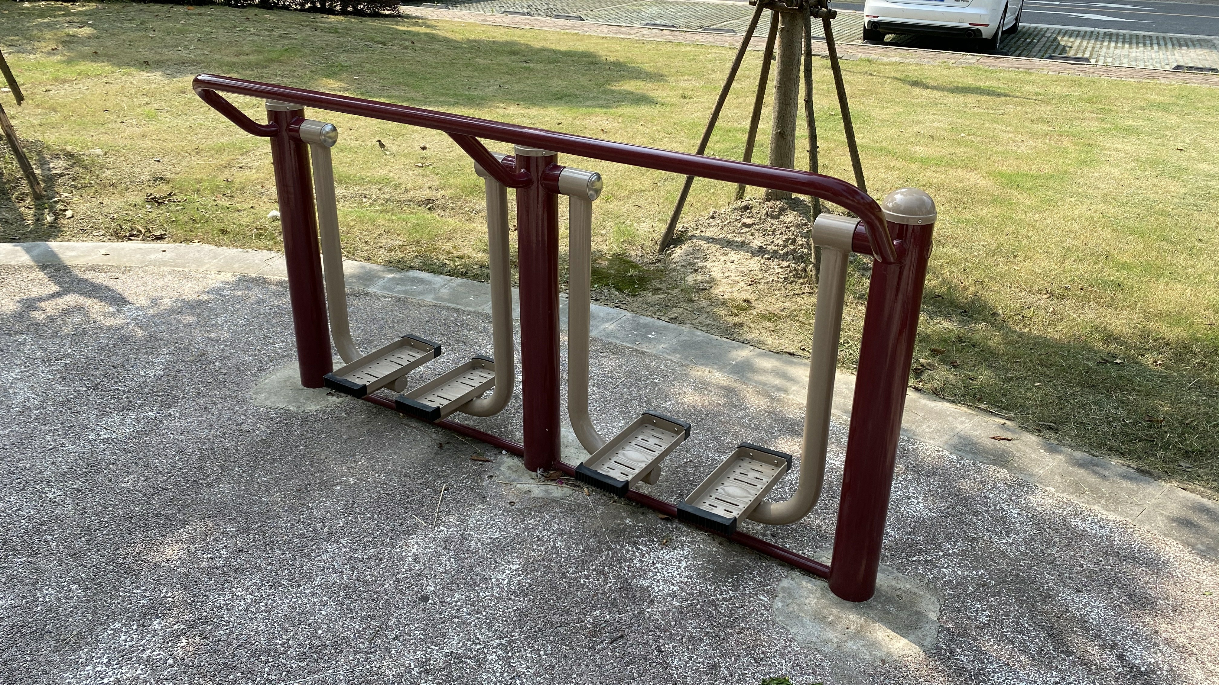 二位太空漫步機(jī)