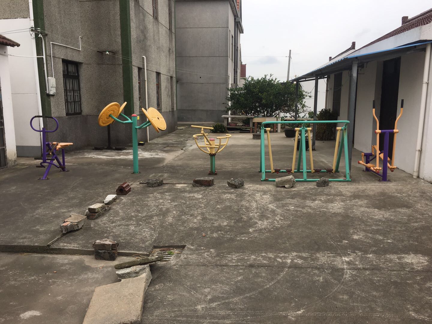 老港鎮(zhèn)建港村民委員會(huì)14組健身苑點(diǎn)