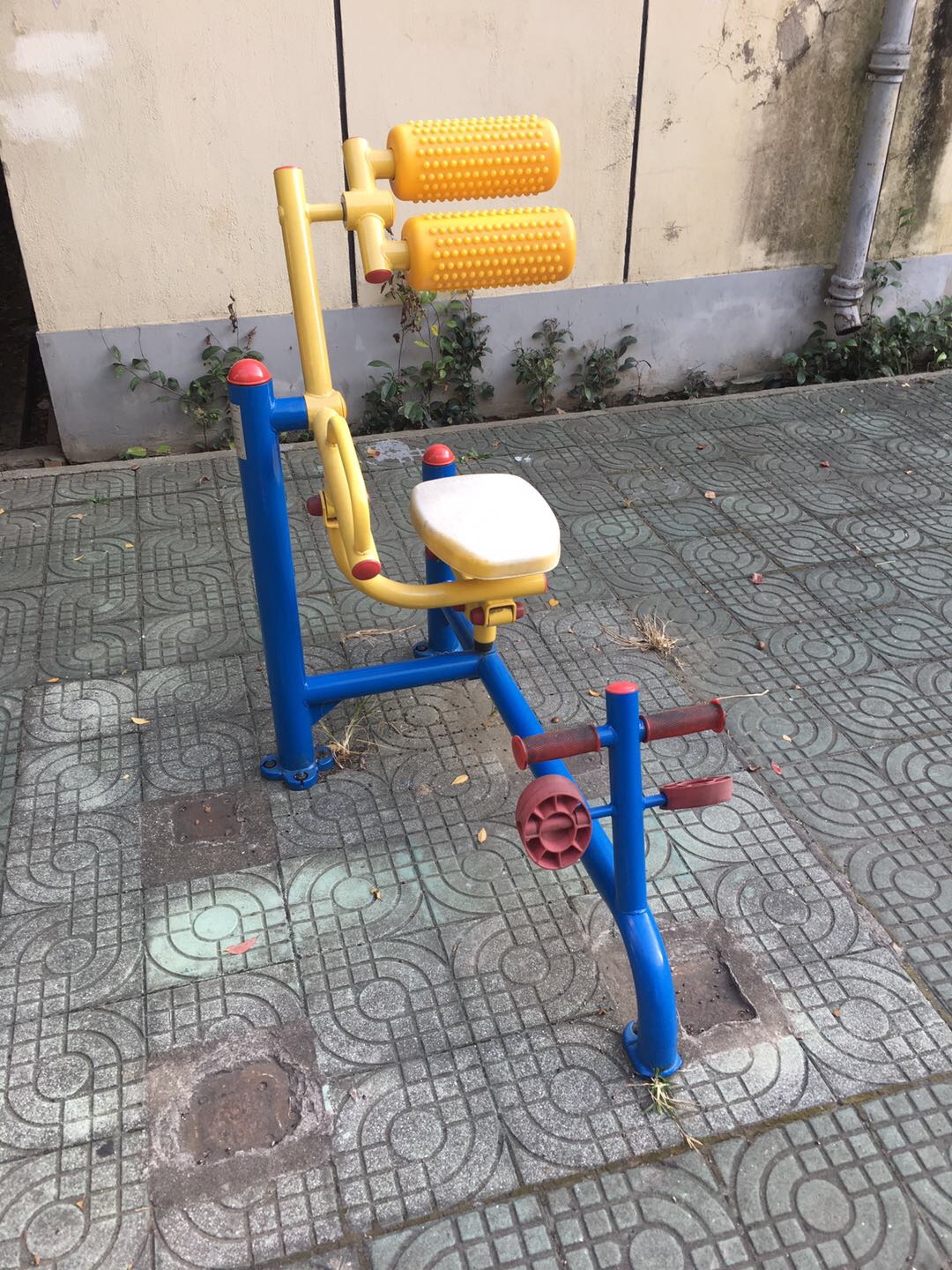 腹背鍛煉器