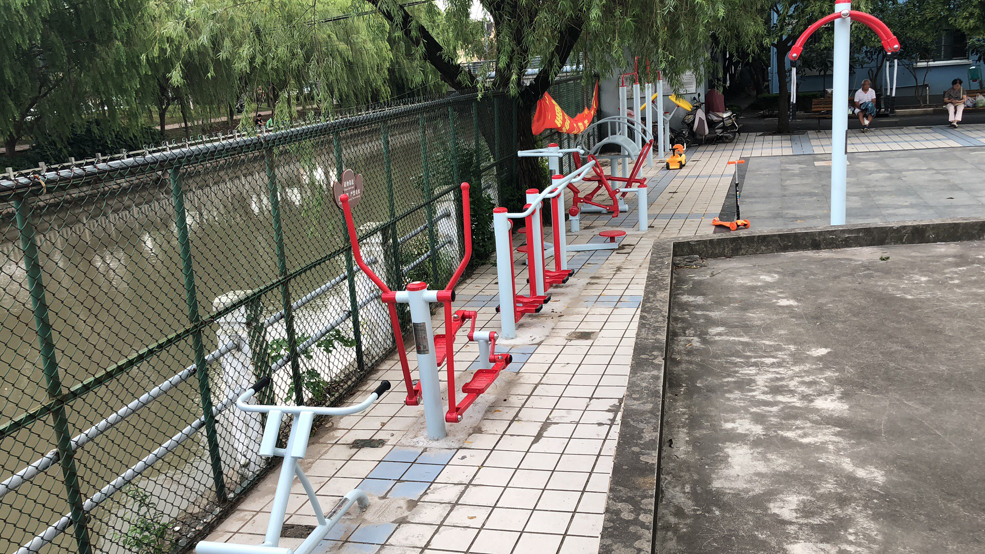 南楊居委健身點(diǎn)
