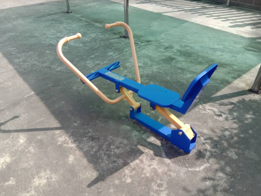 劃船器