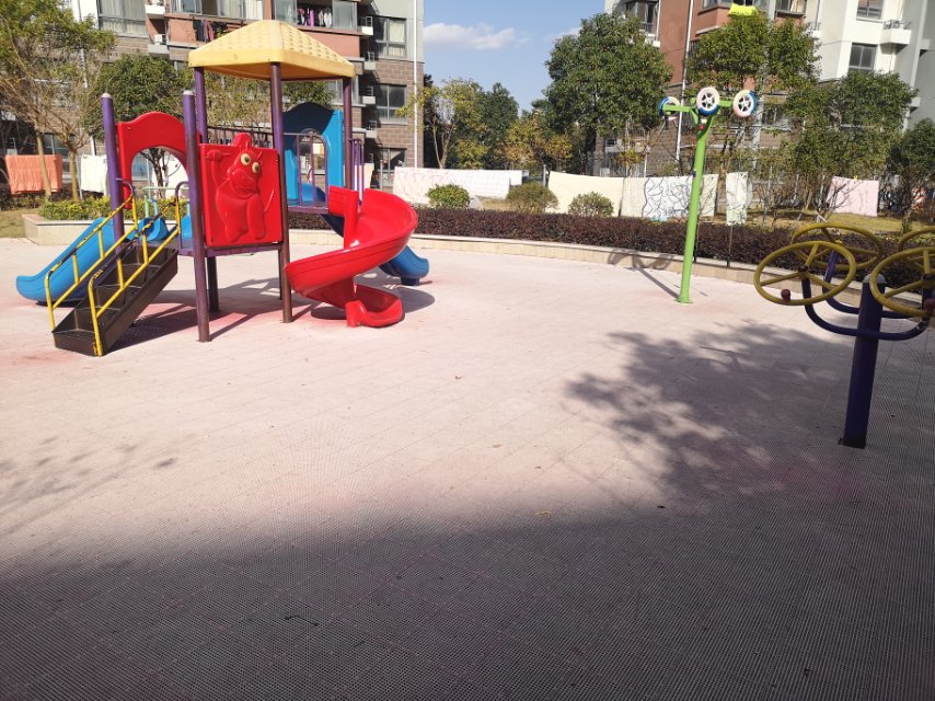 鶴韻路550弄中心花園健身點