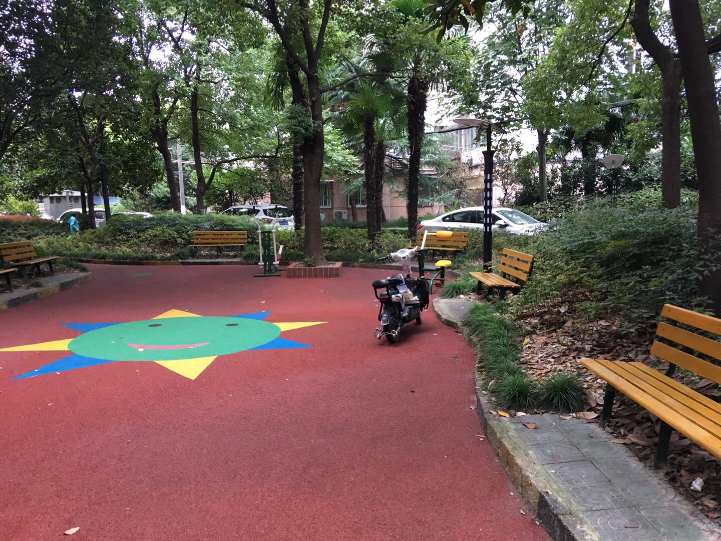 東五居委健身苑點