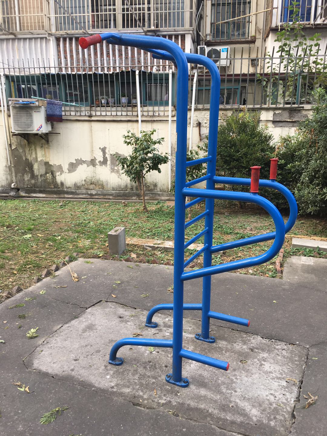 多功能訓練器
