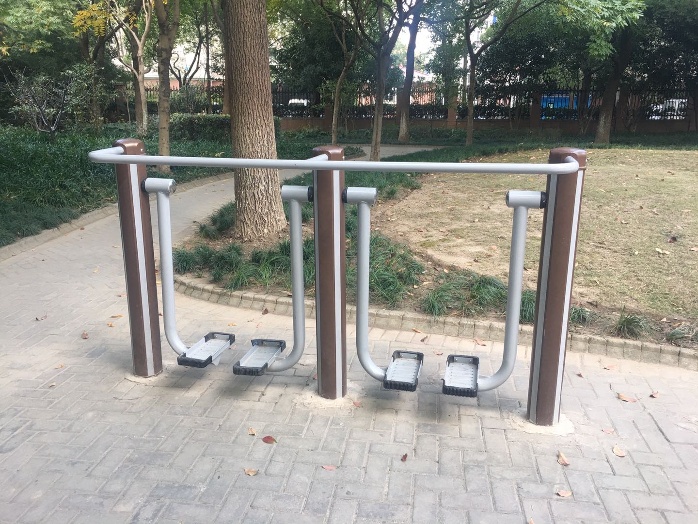 雙位太空漫步機(jī)