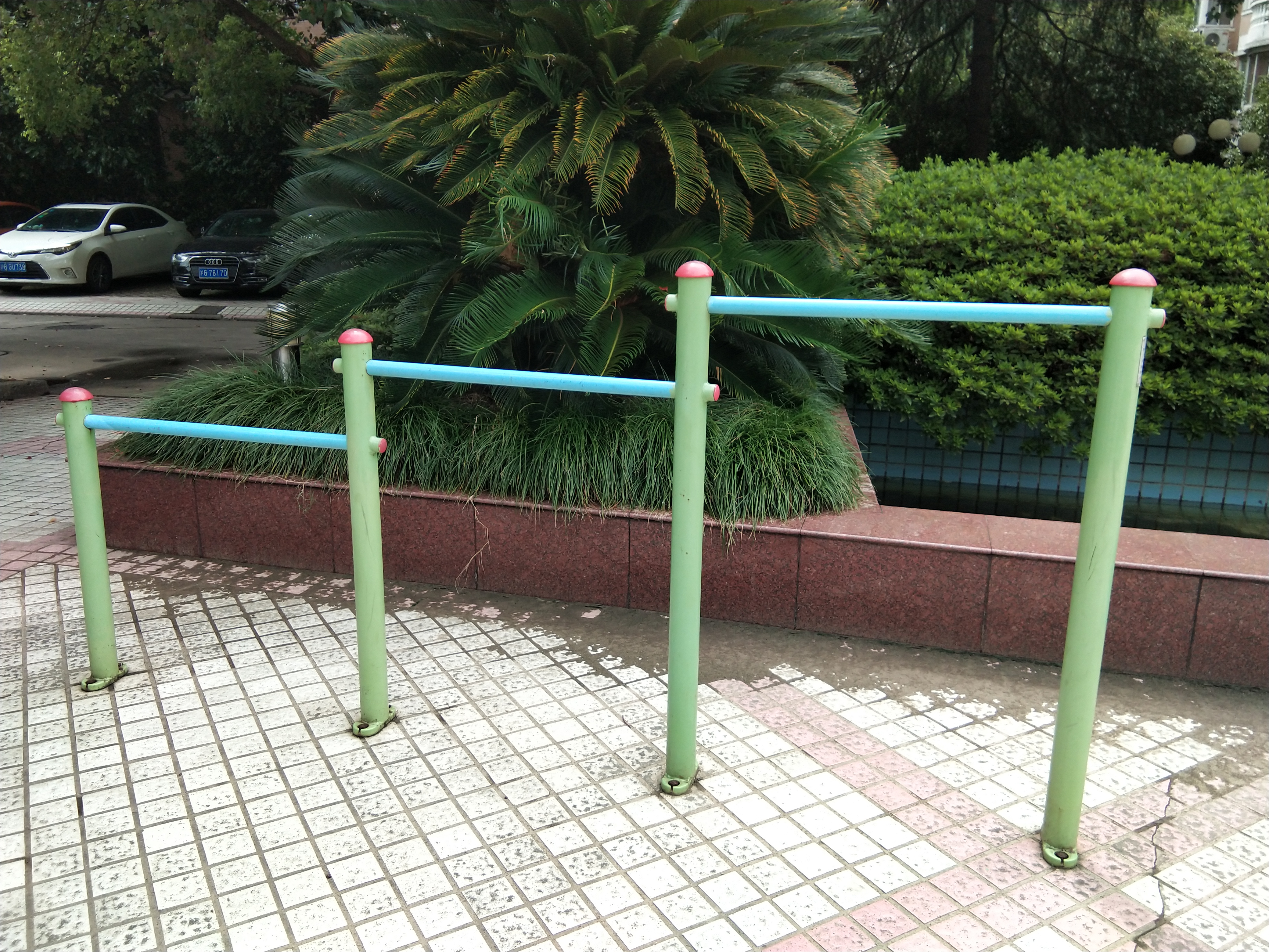 擱腿杠