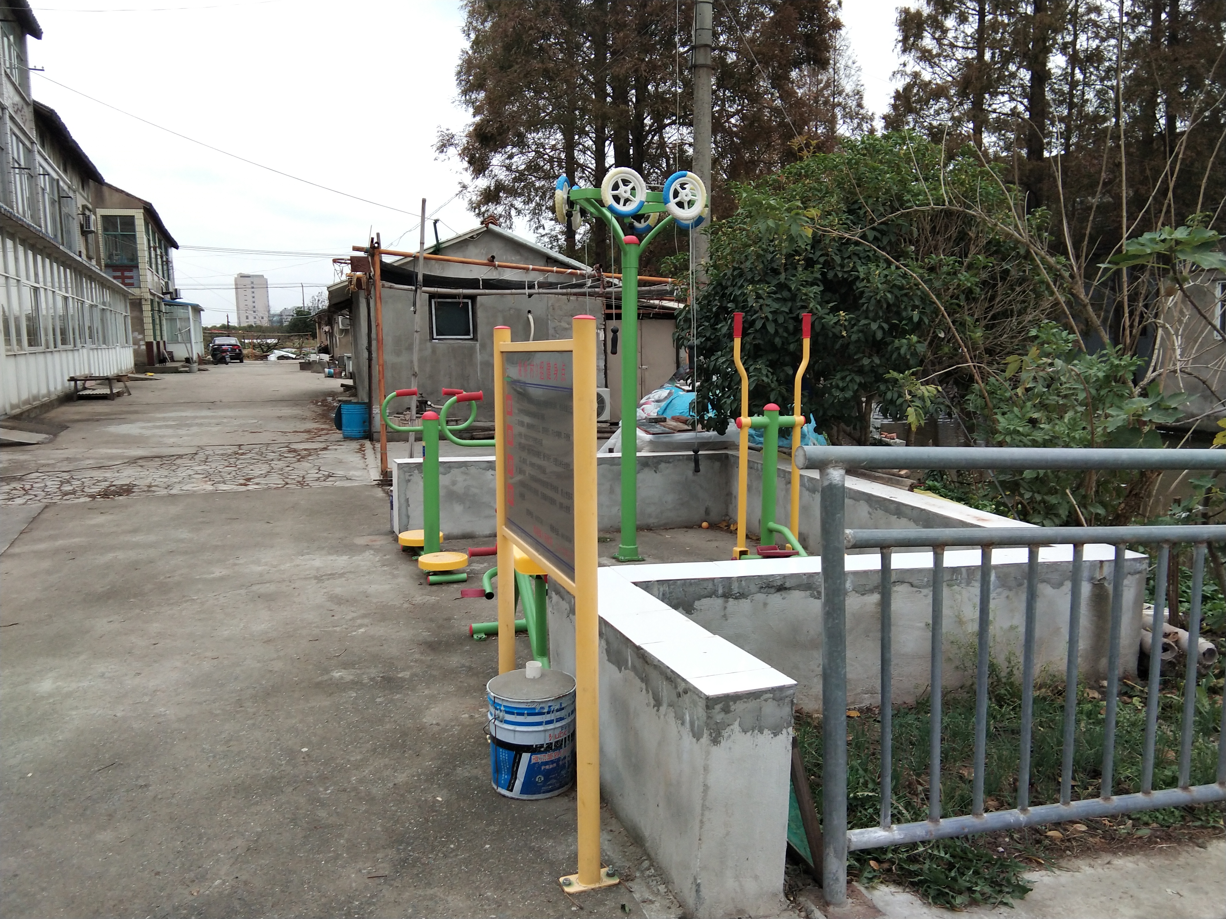 姚橋村9組健身點