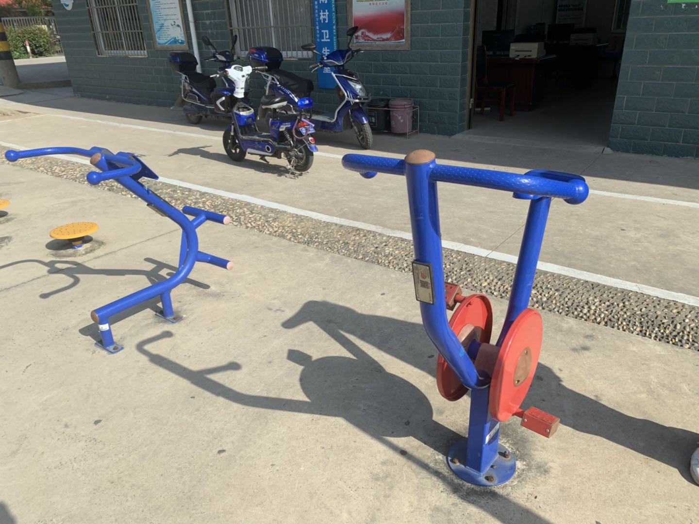 直立健身車