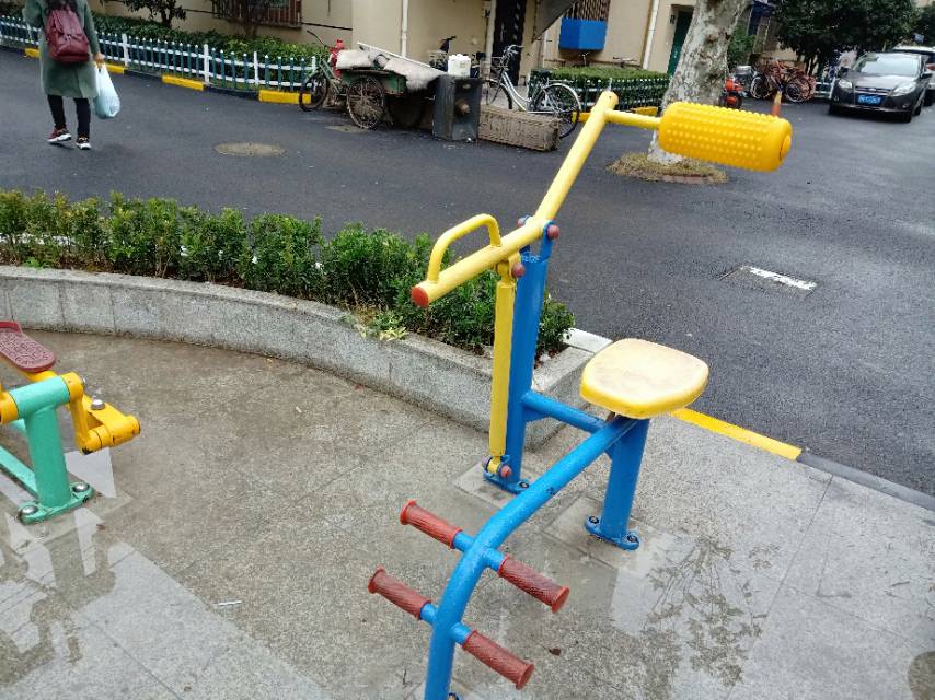 腹背鍛煉器