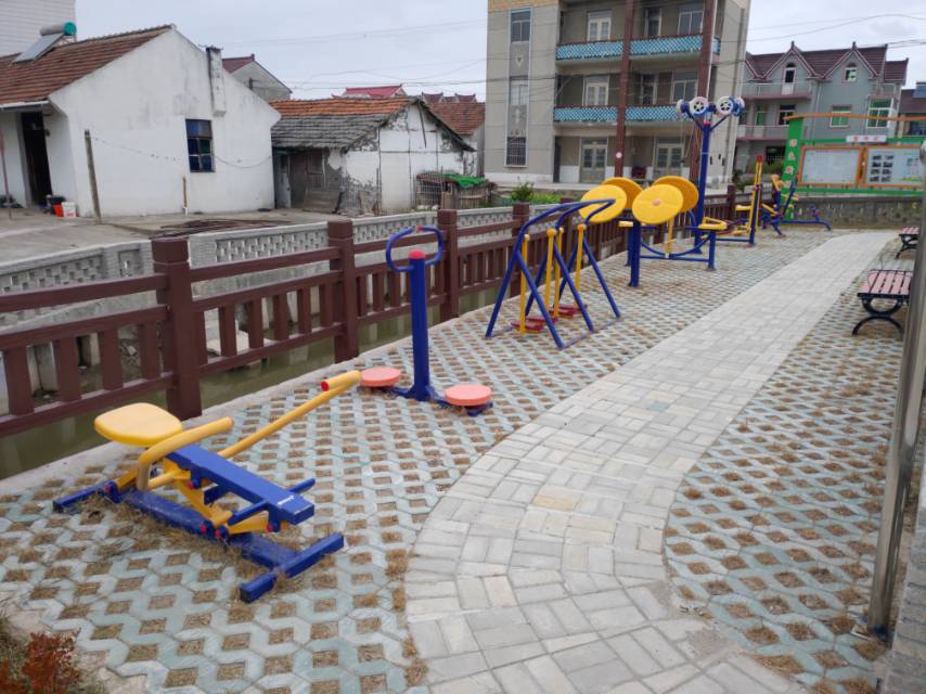 萬祥鎮(zhèn)新振村健身點