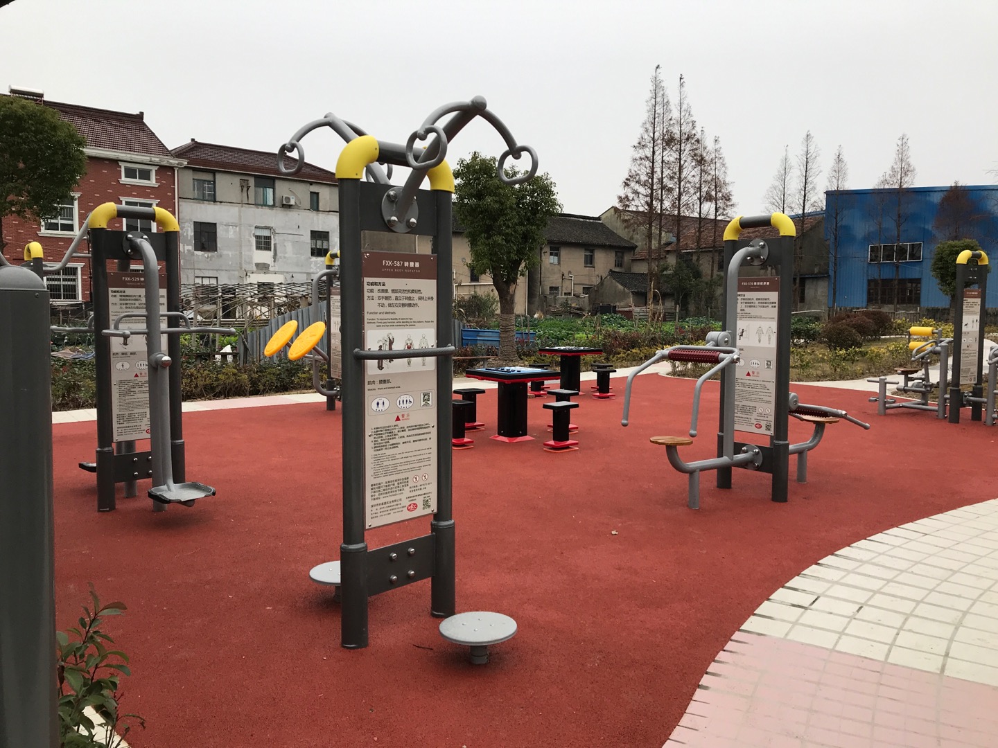 奉城鎮(zhèn)洪南村市民益智健身苑點